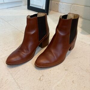 Nisolo Chelsea Boot - Cognac color - size 8